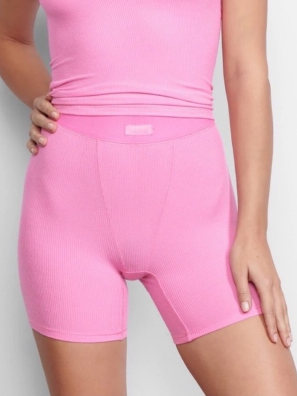 SKIMS SOFT LOUNGE BOXER LIMITED EDITION: BUBBLE GUM SMALL
